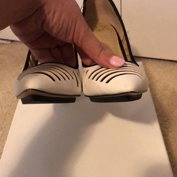 White and Black Gwen Stefani Heels - Picture 5 of 8
